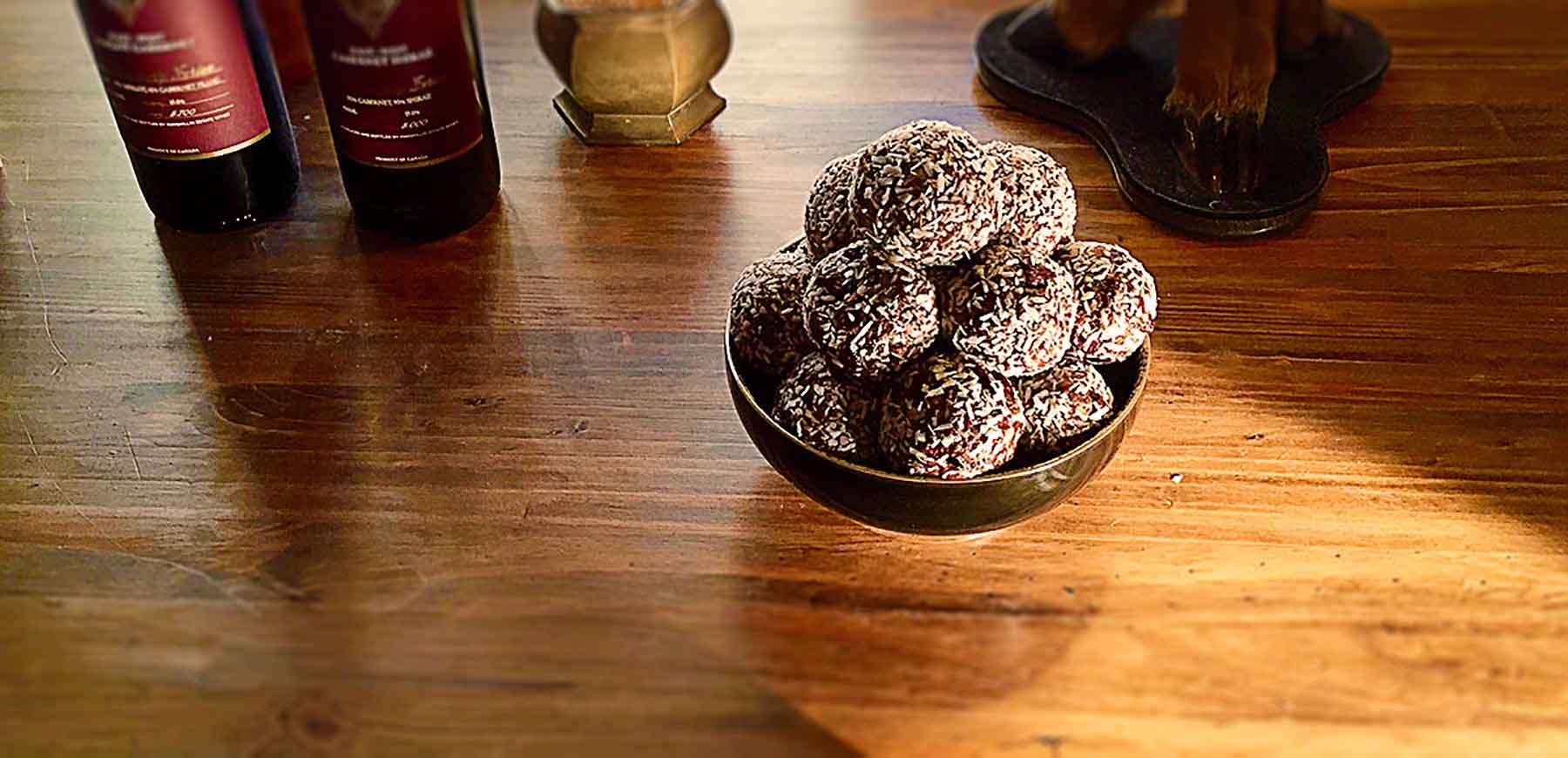 Photo of Energy Balls, a high-calorie, high-protein plant-based bulking recipe.